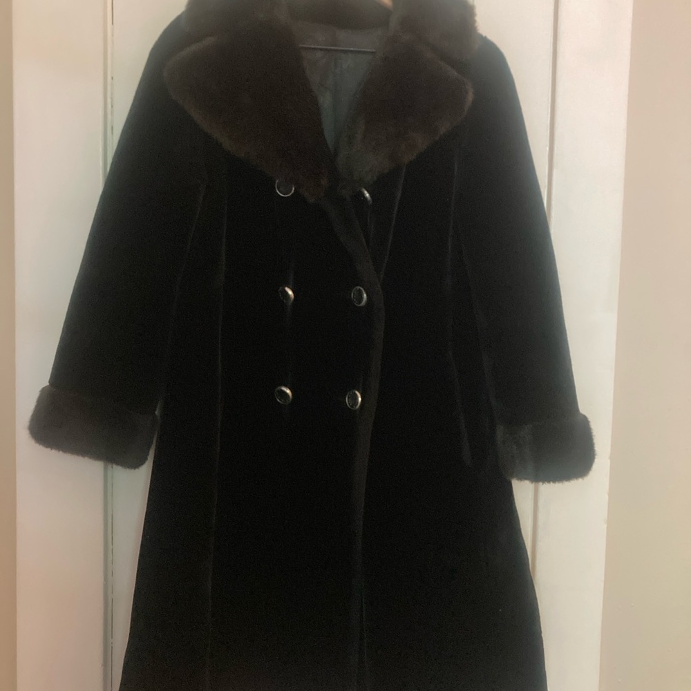 Elegant Black Double-Breasted Vintage Faux Fur Coat